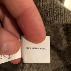 GAP Sweaters - Men’s GAP Lambs Wool 1/2 Zip Sweater GAP Sweaters - Men’s GAP Lambs Wool 1/2 Zip Sweater